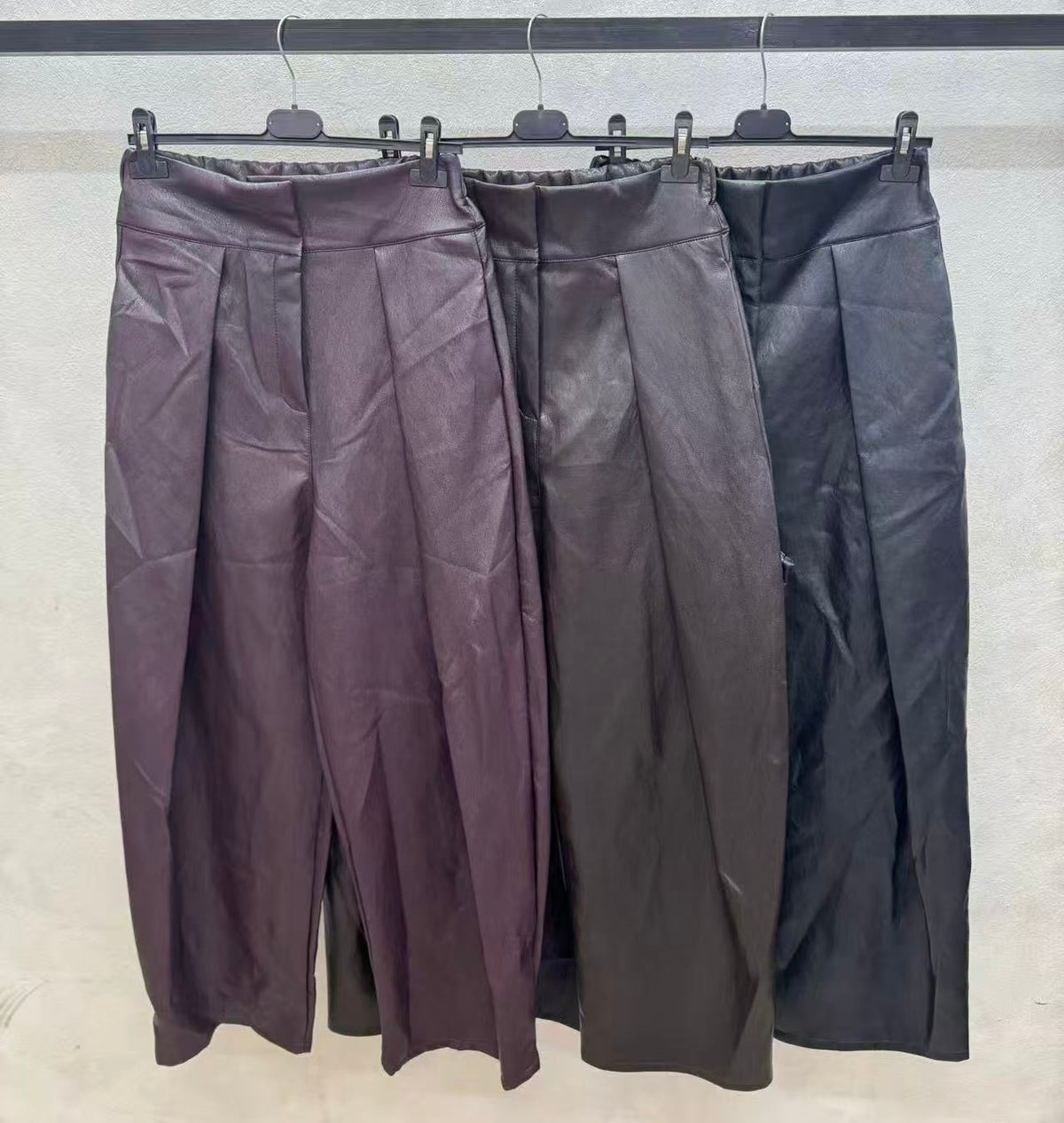 PANTALONE DI pelle
